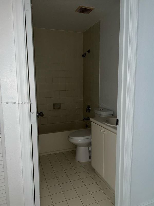 2460 SE 15th Pl in Homestead, FL - Building Photo - Building Photo