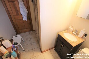 16 Rossmore Rd, Unit 3 in Boston, MA - Building Photo