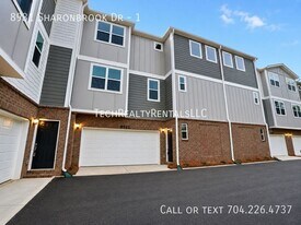 8931 Sharonbrook Dr in Charlotte, NC - Building Photo