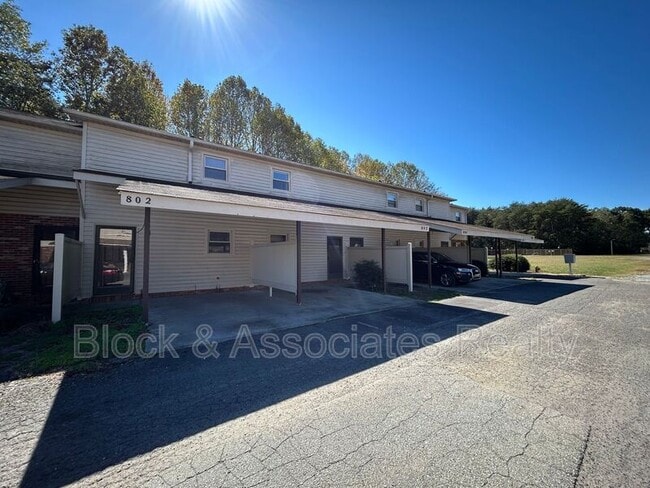 property at 802 Timberline Dr SE