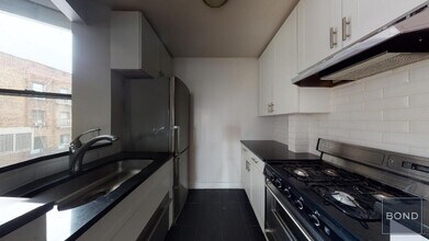 240 Waverly Pl in New York, NY - Building Photo - Building Photo