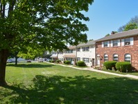 Rolling Glen Townhomes and Apartments photo'