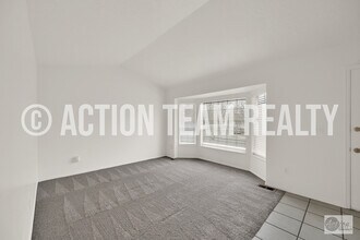 8004 Old Barn Dr in Sandy, UT - Building Photo - Building Photo