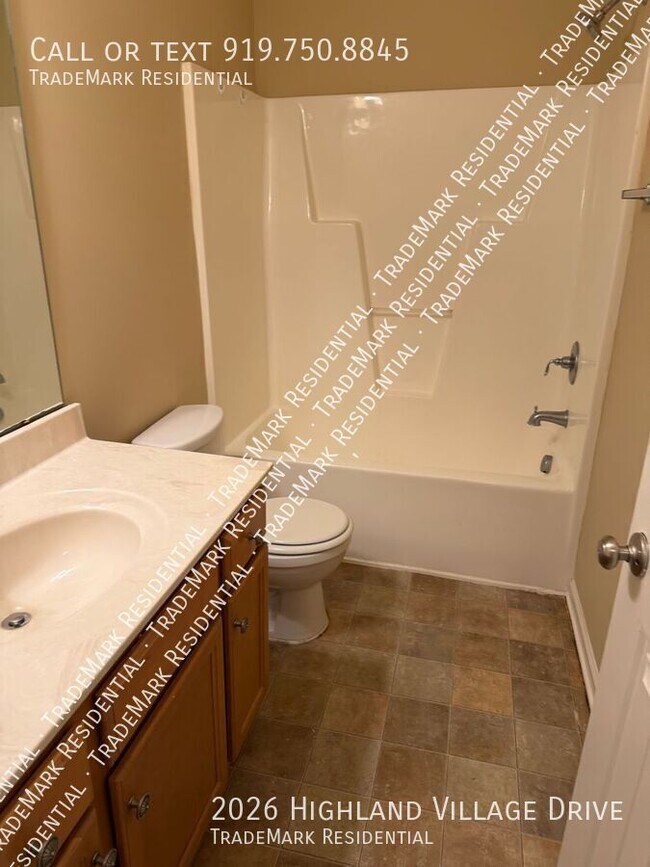 2026 Highland Village Dr in Cary, NC - Building Photo - Building Photo