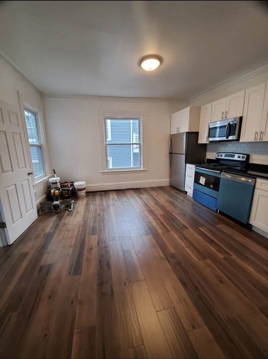 17 Higgins St, Unit 2 in Boston, MA - Building Photo