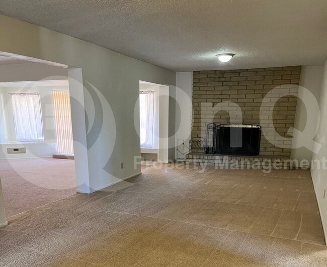 570 N Villa Nueva Dr in Litchfield Park, AZ - Building Photo - Building Photo