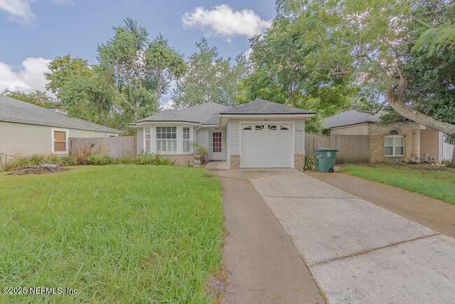 1819 Ashmore Green Dr