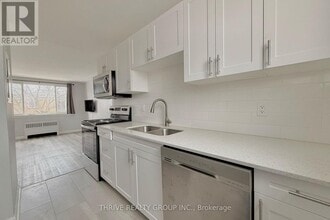 57 Wellington Rd in London, ON - Building Photo - Building Photo