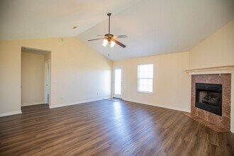 541 Tamarron Dr in Centerton, AR - Building Photo - Building Photo