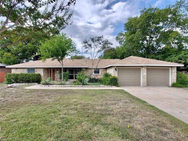 property at 9512 Meadowheath Dr
