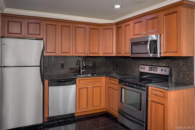 60 Horseblock Rd in Centereach, NY - Building Photo - Building Photo