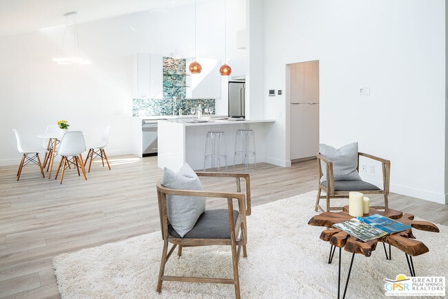 717 Orlando Ave in Los Angeles, CA - Building Photo - Building Photo