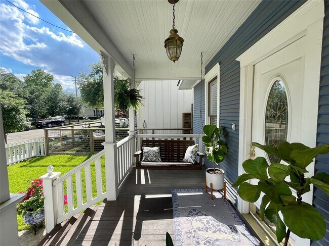 711 E 10 1/2 St in Houston, TX - Building Photo - Building Photo