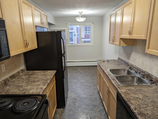 1811 8th Ave N in Regina, SK - Building Photo - Building Photo