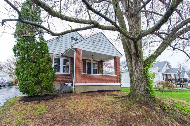 1327 Birney Ln in Cincinnati, OH - Building Photo - Building Photo