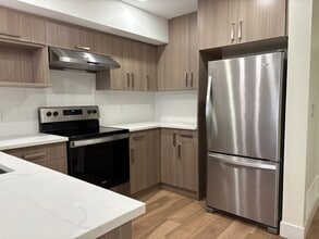 500 Fleming Rd in Kelowna, BC - Building Photo - Building Photo