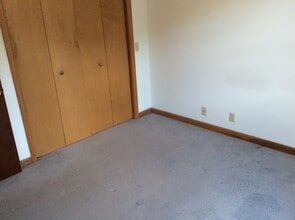 106 Lori Ann Dr in Johnson City, TN - Foto de edificio - Building Photo