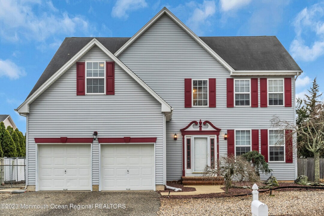 505 Buhler Ave in Pine Beach, NJ - Building Photo