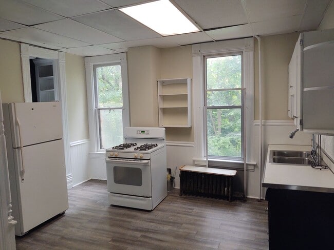 1015 14th St in Moline, IL - Building Photo - Building Photo