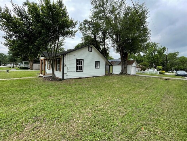 400 S Oak St in Tomball, TX - Building Photo - Building Photo