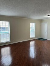6410 Del Monte Dr in Houston, TX - Foto de edificio - Building Photo