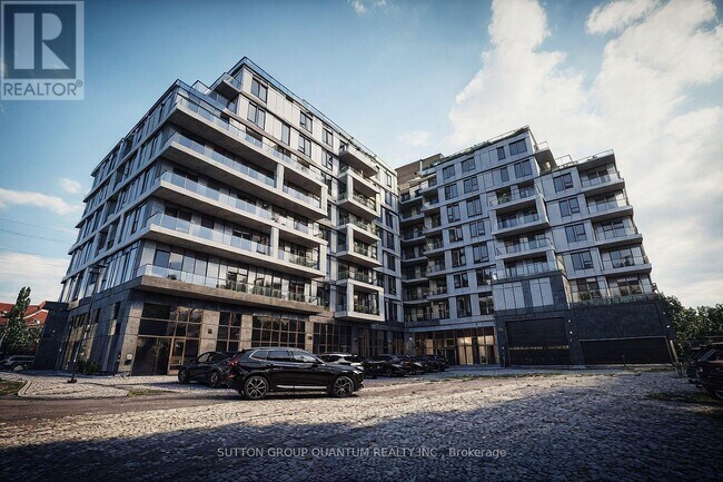 500 Plains Rd E in Burlington, ON - Building Photo - Building Photo