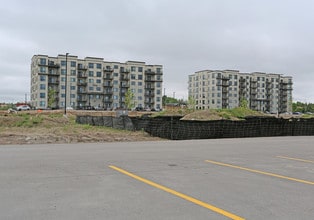 Building K in Barrie, ON - Building Photo - Building Photo