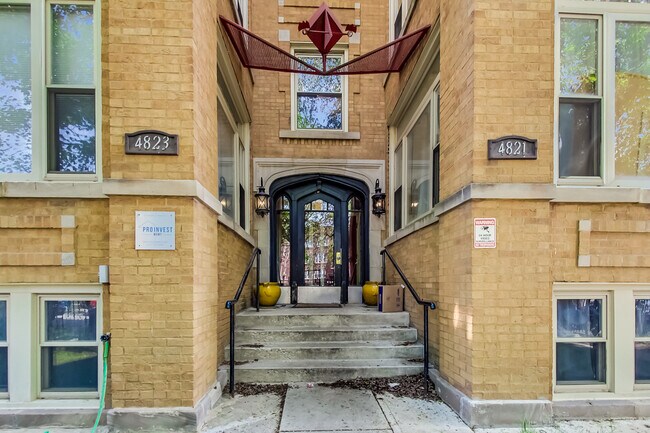 4821 N Sawyer Ave in Chicago, IL - Building Photo - Building Photo