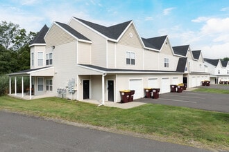 Kinwood Apartments in Rensselaer, NY - Building Photo - Building Photo