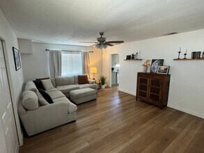 1261 79th Ave N in St. Petersburg, FL - Building Photo - Building Photo