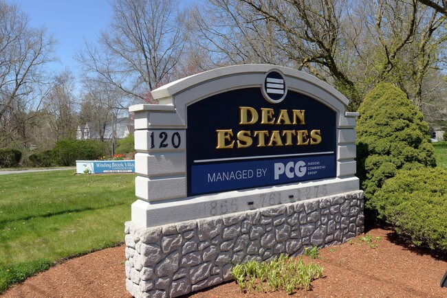 ReNew Taunton Apartment Collection in Taunton, MA - Foto de edificio - Building Photo
