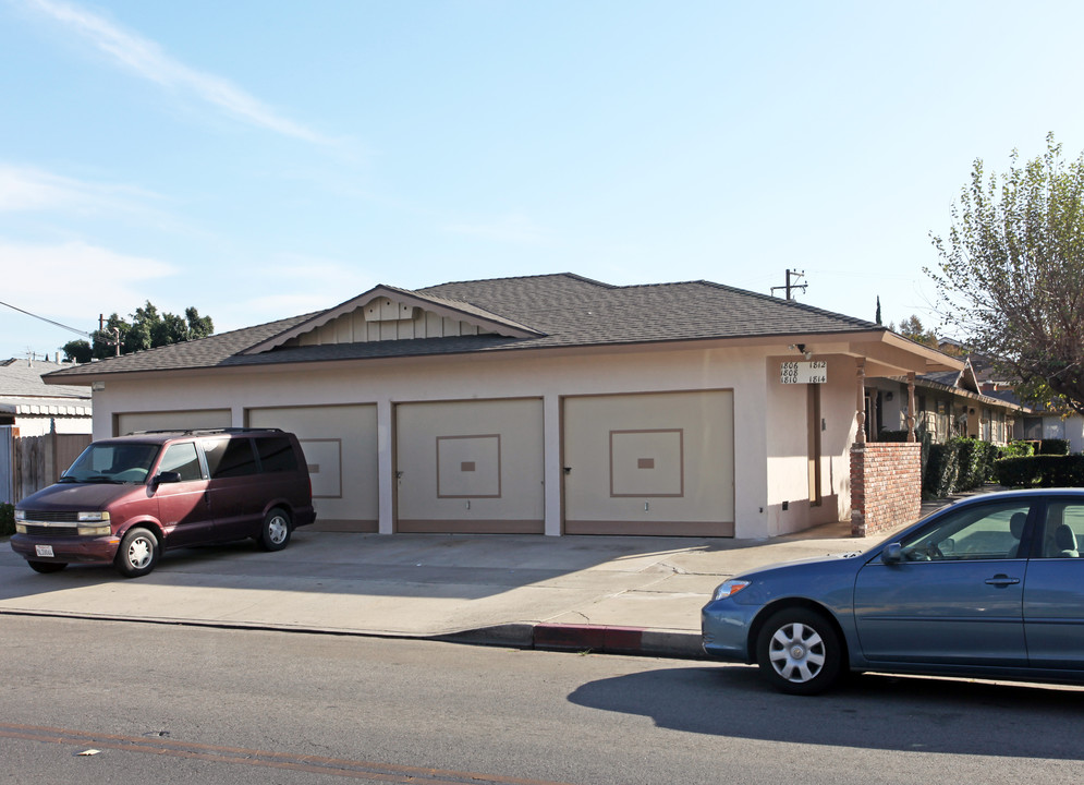 1744-1814 E Palmyra Ave in Orange, CA - Foto de edificio