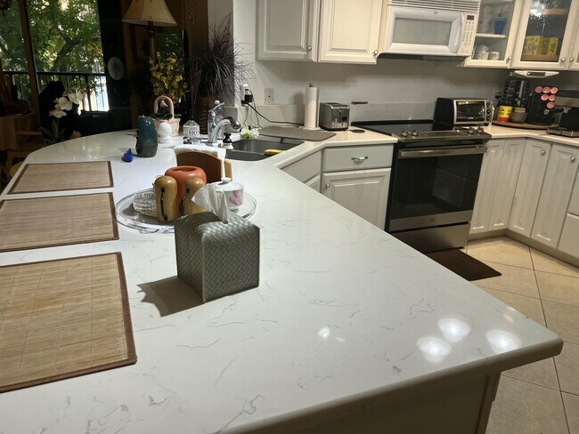 100 Scotia Dr in Hypoluxo, FL - Building Photo - Building Photo