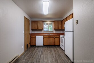 33333 Mountain Way in Scappoose, OR - Building Photo - Building Photo