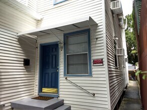1220 Adams St, Unit 2 in New Orleans, LA - Foto de edificio - Building Photo