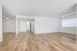 12258 Montana Ave in Los Angeles, CA - Building Photo - Building Photo