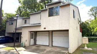 1315 Airport Dr in Tallahassee, FL - Building Photo