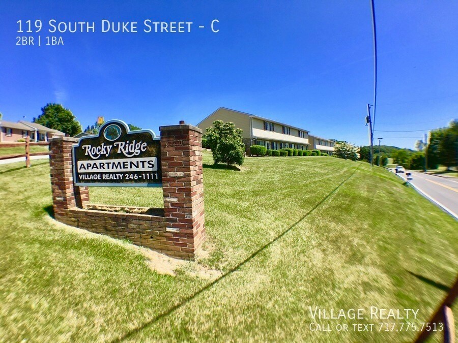 119 S Duke St in Dallastown, PA - Building Photo