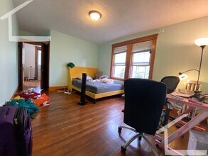 24 Lyne Rd in Boston, MA - Building Photo - Building Photo