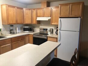 1523 NW Juniper St, Unit 2 in Bend, OR - Building Photo - Building Photo