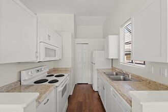 6082 Colony Cir in Colorado Springs, CO - Foto de edificio - Building Photo