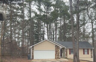 1904 Cades Cv in Jonesboro, GA - Building Photo