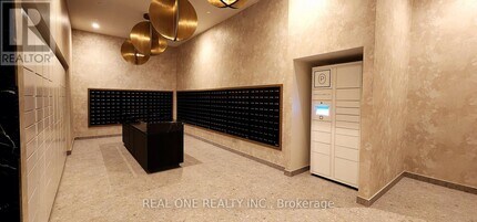 180 Front St E in Toronto, ON - Building Photo - Building Photo