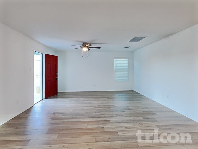 617 Dashwood Dr in Princeton, TX - Foto de edificio - Building Photo