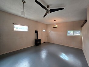 8 Ute Ln in Santa Fe, NM - Building Photo - Building Photo