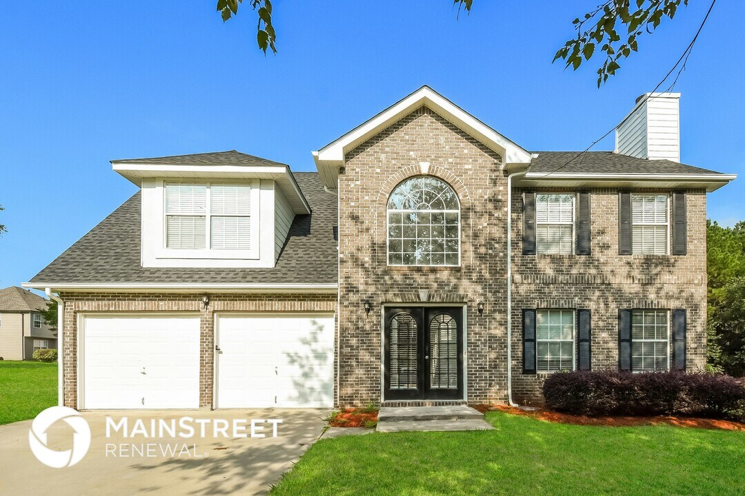 1399 Crestlake Ct in Lithonia, GA - Building Photo