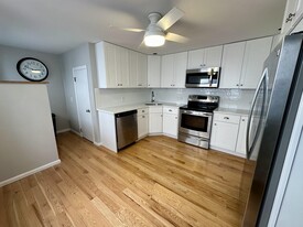 12 Mercer St, Unit 2 Apartamentos