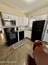 2402 Bradley Ave in Louisville, KY - Foto de edificio - Building Photo