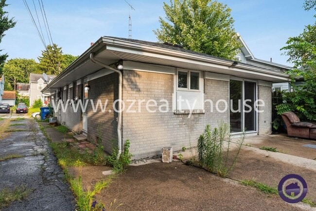 4111 Parrakeet Ave in Toledo, OH - Building Photo - Building Photo