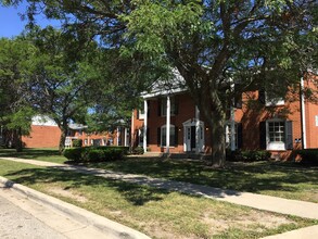 1730-1790 Mark Ave in Elgin, IL - Building Photo - Building Photo